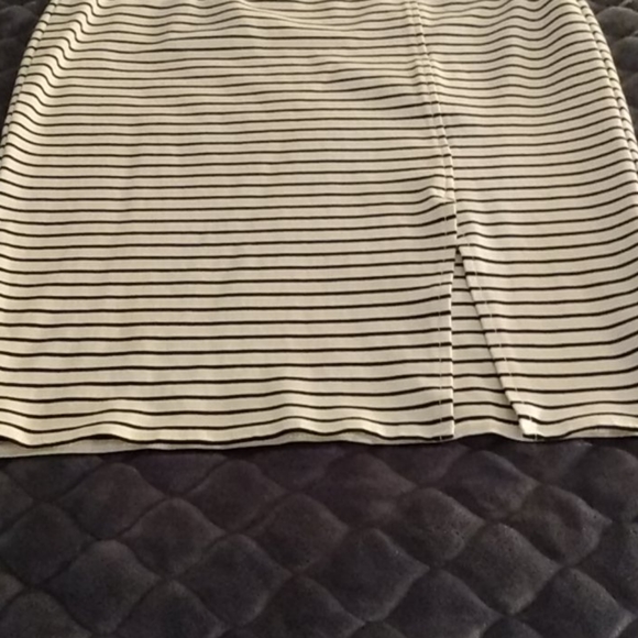 Skirt - Picture 2 of 5